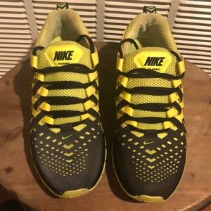 Nike fingertrap sneaker